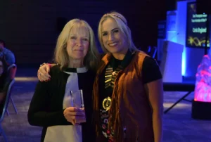 Image of Carla England with BVNA president Sarah Holliday.