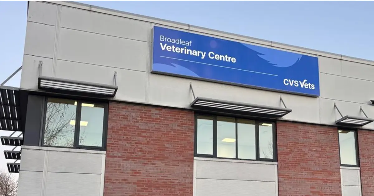 Picture of front of building at Broadleaf Veterinary Centre.